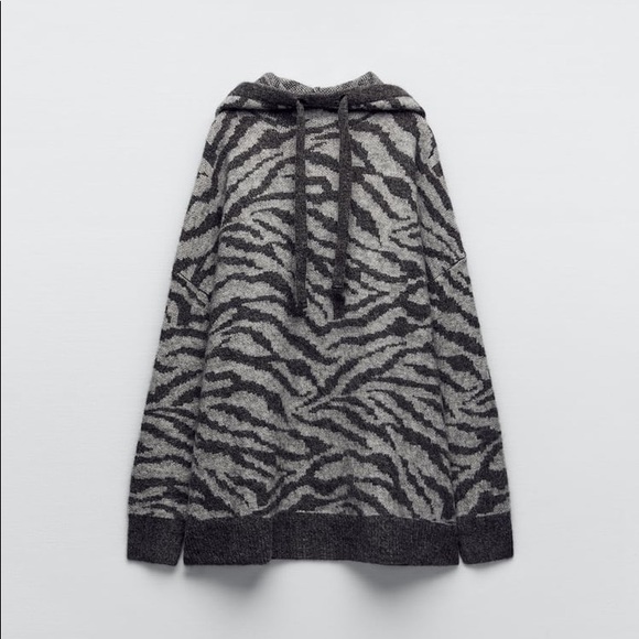 Zara Set - Animal Jacquard Wool and Alpaca Blend Sweatshirt & Pants - Picture 13 of 16